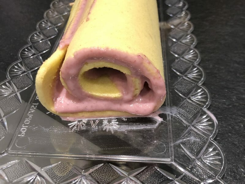 Cliquez pour zoomer ! Bûche de Noël framboises et chocolat blanc Thermomix par lilyreduts