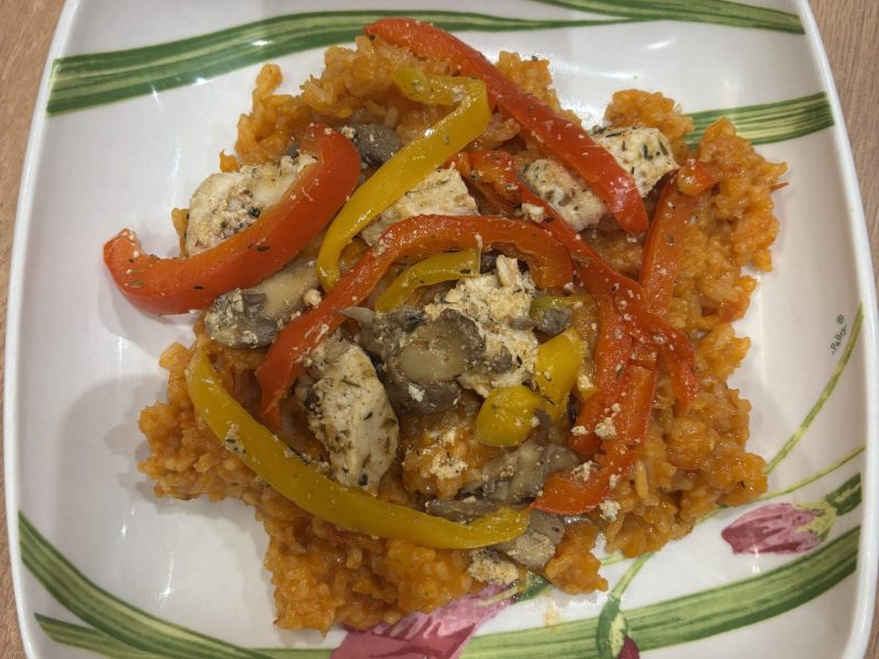 Cliquez pour zoomer ! Poulet sauce poivron-tomate, riz et ses légumes Thermomix par ninicook77