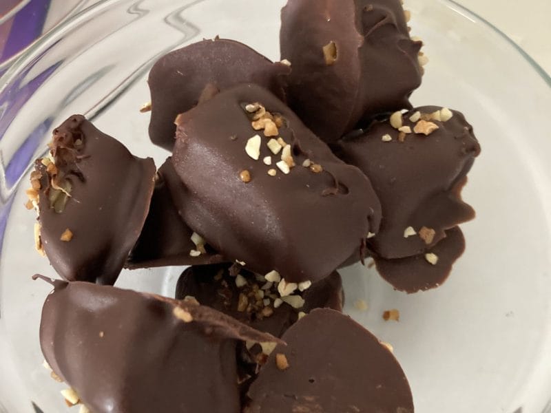 Cliquez pour zoomer ! Caramels aux cacahuètes enrobés de chocolat Thermomix par angele70