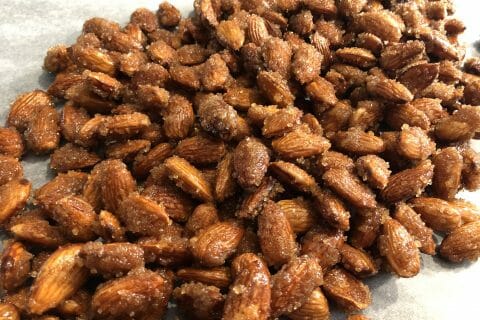 Cliquez pour zoomer ! Amandes grillées à la cannelle et au miel au Thermomix