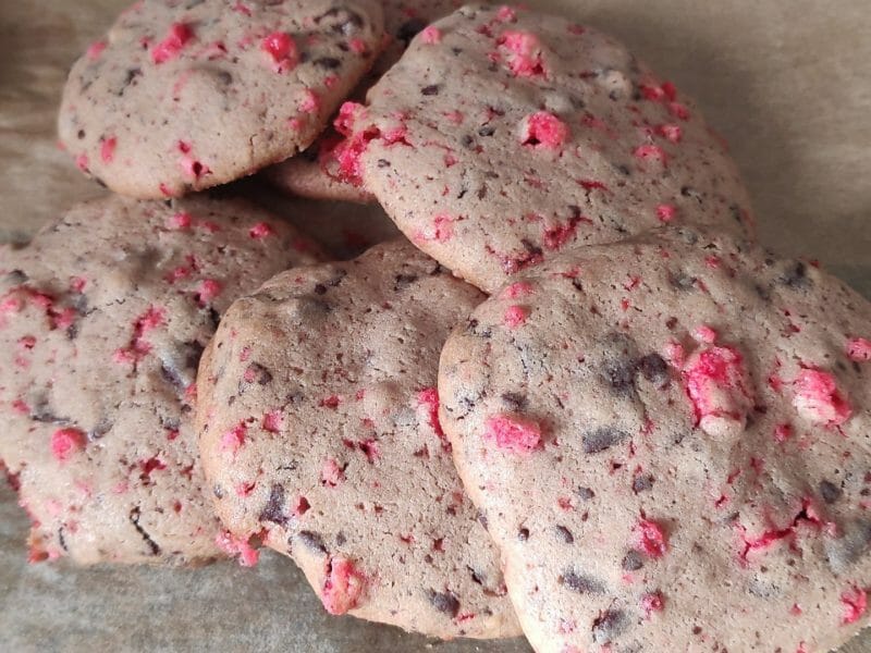 Cliquez pour zoomer ! Cookies aux éclats de pralines roses et pépites de chocolat Thermomix par elbt