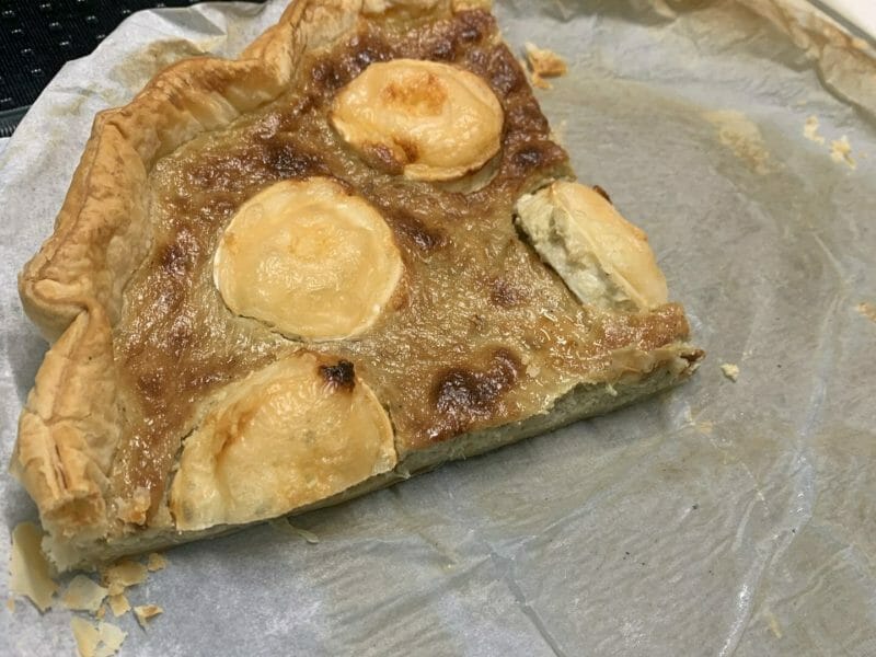 Cliquez pour zoomer ! Tarte aux échalotes et au chèvre Thermomix par Max et Anto
