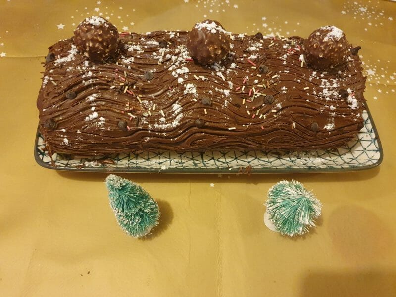 Cliquez pour zoomer ! Bûche Ferrero Rocher Thermomix par Princesse Mathilde