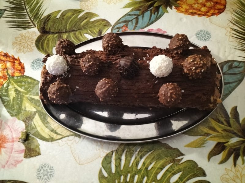 Cliquez pour zoomer ! Bûche Ferrero Rocher Thermomix par bettysophe