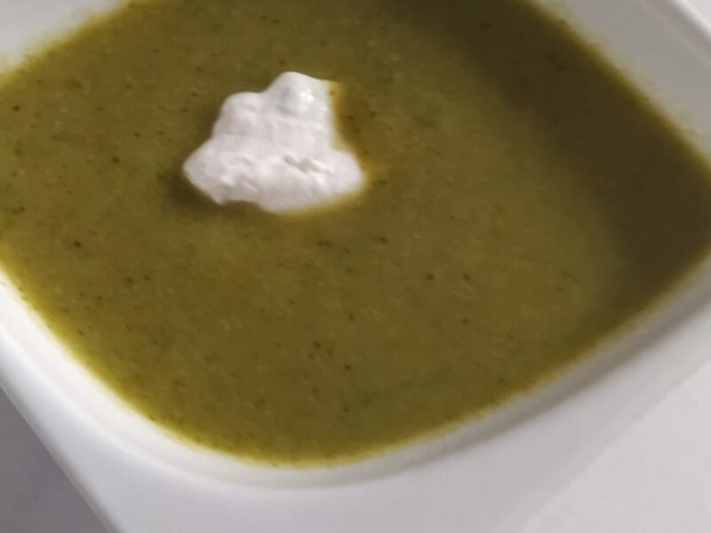 Cliquez pour zoomer ! Velouté de brocoli et feta Thermomix par slysly