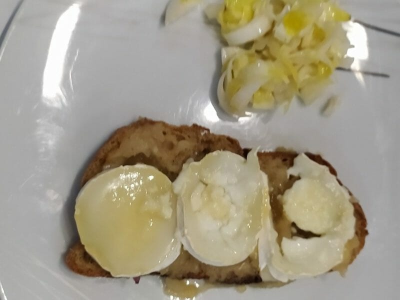 Cliquez pour zoomer ! Tartines échalotes et poires au chèvre Thermomix par slysly