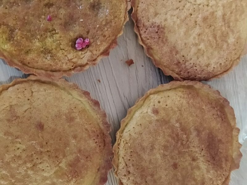 Cliquez pour zoomer ! Tartelettes framboises sur crème d’amande et pistache Thermomix par slysly