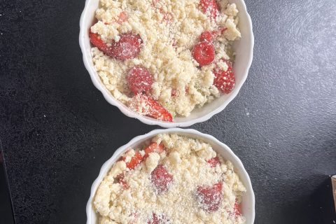 Cliquez pour zoomer ! Crumble fraise rhubarbe et noix de coco Thermomix par titite74