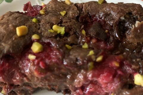 Cliquez pour zoomer ! Brownie framboises, pistaches et pépites de chocolat blanc Thermomix par Miminefer