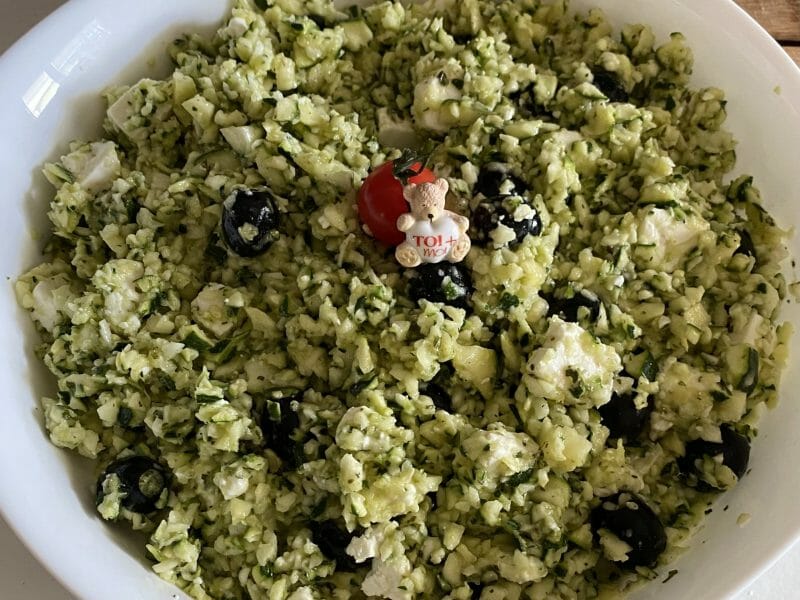 Cliquez pour zoomer ! Salade de courgettes à la feta Thermomix par Miminefer