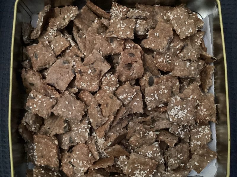 Cliquez pour zoomer ! Crackers salés à l’emmental et aux graines Thermomix par Miminefer