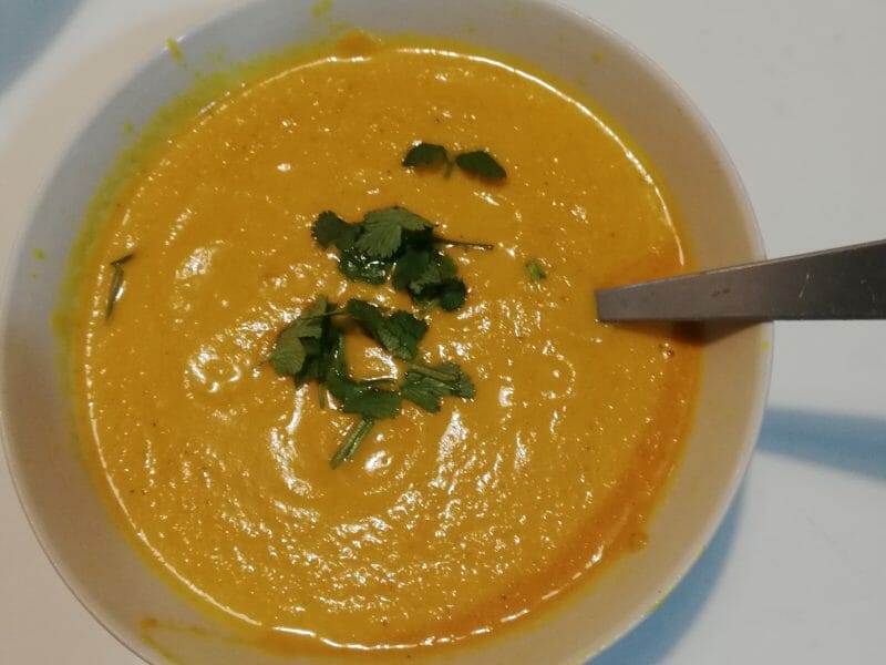 Cliquez pour zoomer ! Velouté carottes et pommes, au lait de coco Thermomix par jamcook