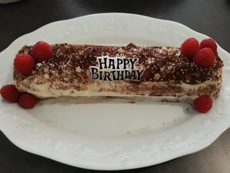 Cliquez pour zoomer ! Bûche de Noël framboises et chocolat blanc Thermomix par Camm