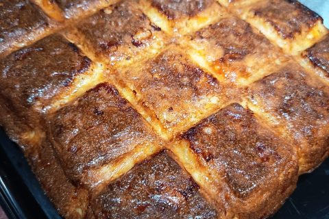 Cliquez pour zoomer ! Pudding salé au pain et aux lardons Thermomix par Corinne B80