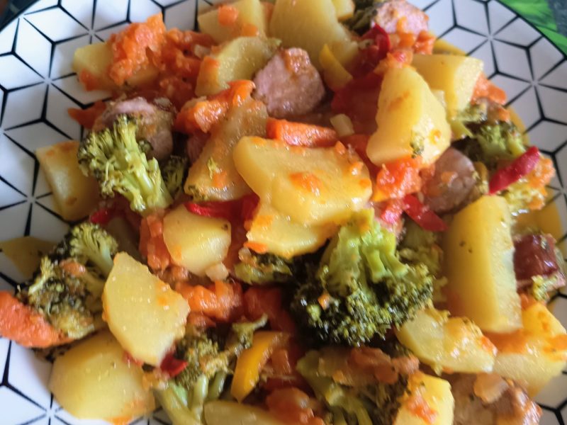 Cliquez pour zoomer ! Ragoût de légumes, pommes de terre et saucisses Thermomix par Corinne B80