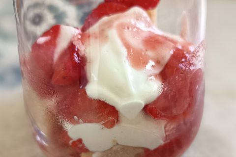 Cliquez pour zoomer ! Tiramisu aux fraises en verrines Thermomix par Corinne B80