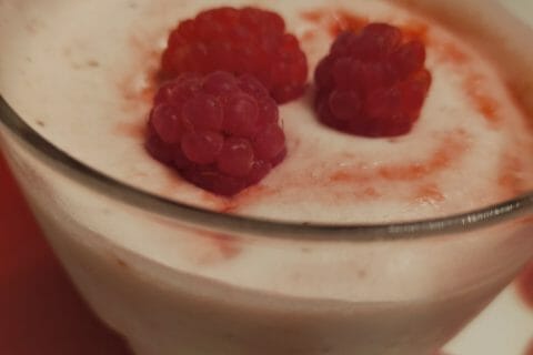 Cliquez pour zoomer ! Mousse à la framboise et son coulis Thermomix par Corinne B80