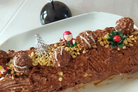 Cliquez pour zoomer ! Bûche Ferrero Rocher Thermomix par Corinne B80