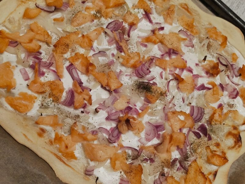 Cliquez pour zoomer ! Tarte flambée rapide au saumon fumé Thermomix par Corinne B80