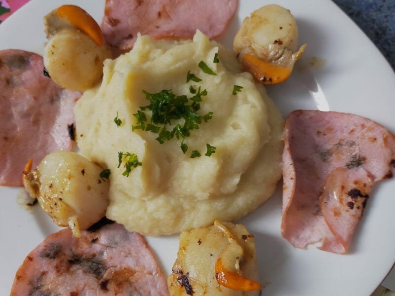 Cliquez pour zoomer ! Saint Jacques snackées sur purée de panais Thermomix par Corinne B80