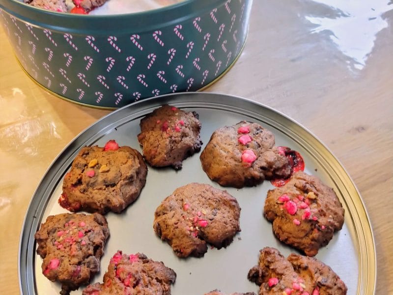 Cliquez pour zoomer ! Cookies aux éclats de pralines roses et pépites de chocolat Thermomix par Corinne B80
