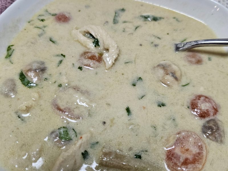Cliquez pour zoomer ! Tom Kha Kai – Soupe de poulet au lait de coco Thermomix par @Myri