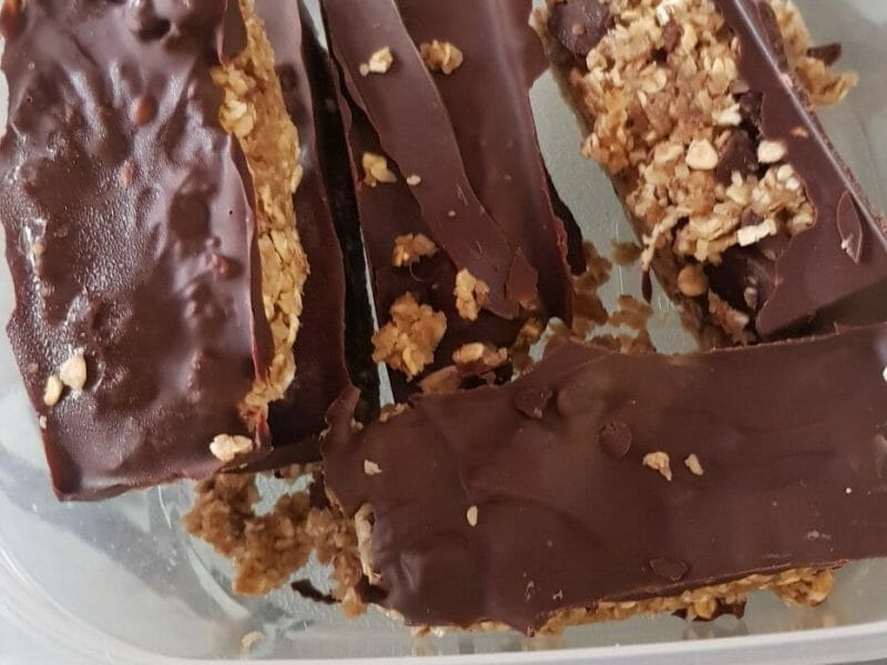 Cliquez pour zoomer ! Barres de céréales à l’avoine, noisettes, banane et chocolat Thermomix par nicole