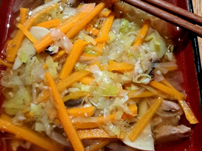 Cliquez pour zoomer ! Bouillon Chinois, poulet et poireaux Thermomix par sandlemaitre