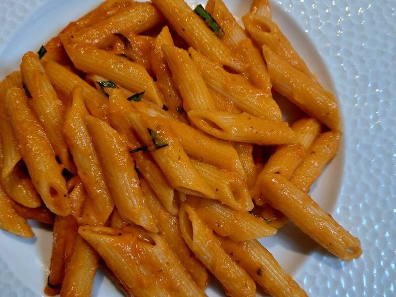 Cliquez pour zoomer ! Pâtes sauce rosée ail et basilic Thermomix par sandlemaitre