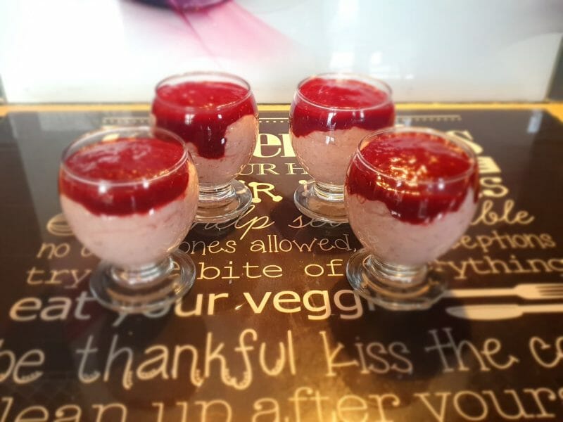 Cliquez pour zoomer ! Mousse à la framboise et son coulis Thermomix par cocotigrou