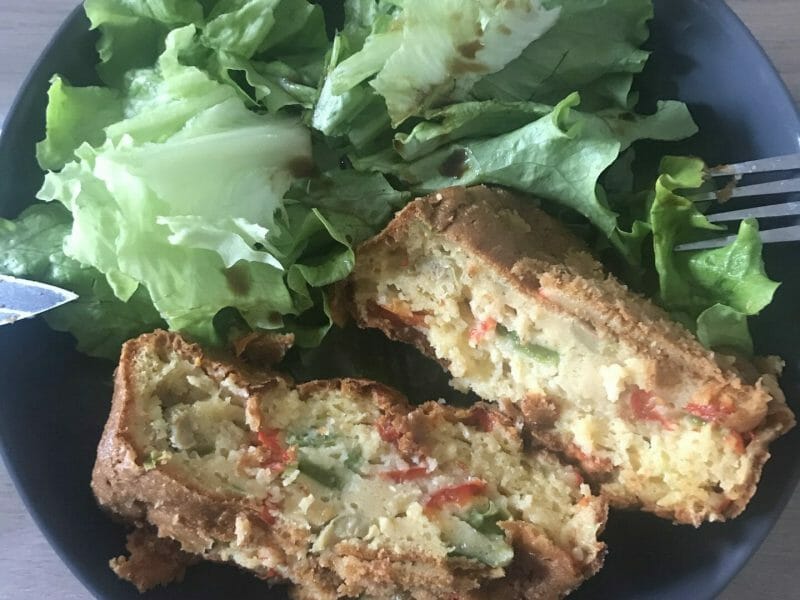 Cliquez pour zoomer ! Cake aux poivrons, fêta et olives Thermomix par chloe_251