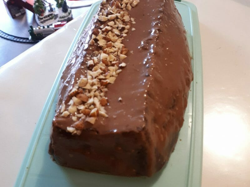 Cliquez pour zoomer ! Cake chocolat noisettes fondant Thermomix par itheye