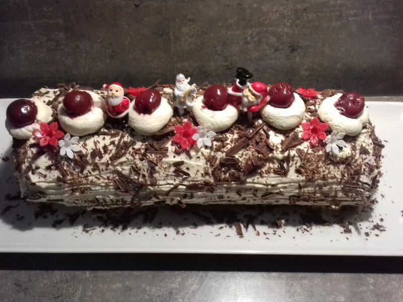 Cliquez pour zoomer ! Bûche forêt noire Thermomix par Kirika