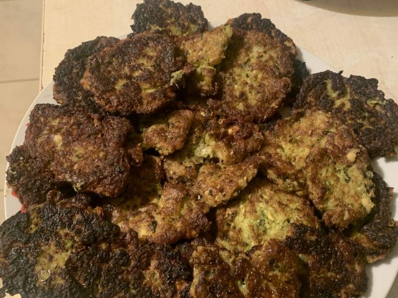 Cliquez pour zoomer ! Galettes de courgettes grecques Thermomix par celine_812