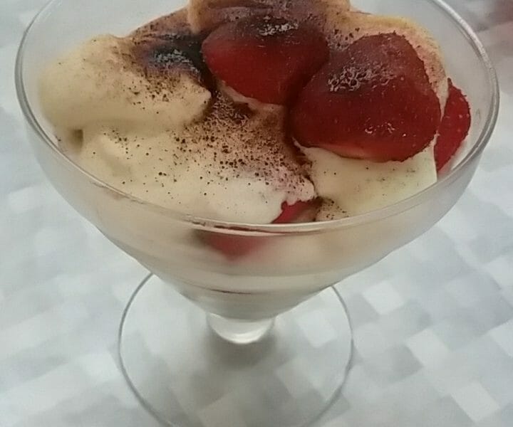 Cliquez pour zoomer ! Délices fraises et chocolat blanc Thermomix par Malicia