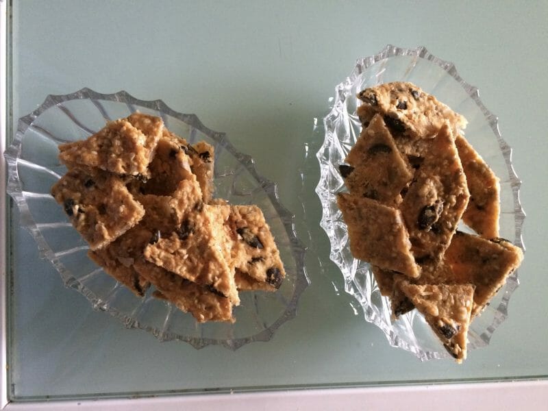 Cliquez pour zoomer ! Crackers salés à l’emmental et aux graines Thermomix par LUCIFERINE