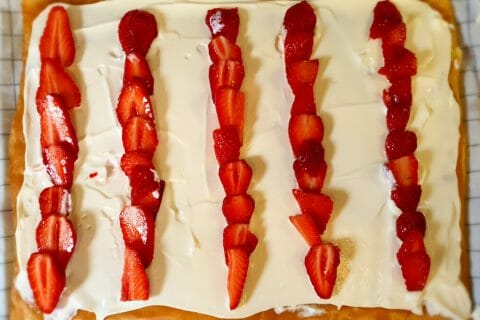 Cliquez pour zoomer ! Fraisier roulé Thermomix par Lacarlita