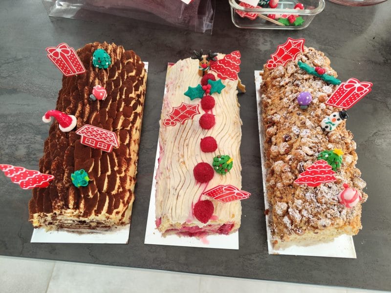 Cliquez pour zoomer ! Bûche de Noël framboises et chocolat blanc Thermomix par Yugumi