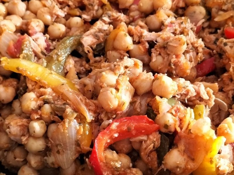 Cliquez pour zoomer ! Mijoté de pois chiches à la tomate, thon et poivrons grillés Thermomix par ladrine73