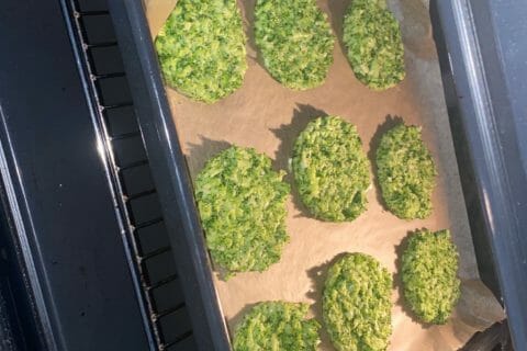 Cliquez pour zoomer ! Galettes de brocolis Thermomix par nadine_89