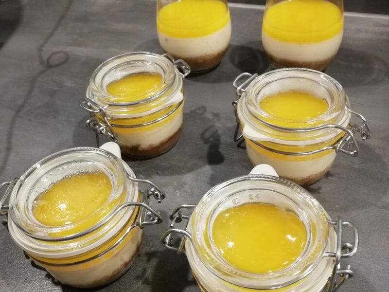 Cliquez pour zoomer ! Panna cotta citron sur sablé spéculoos et miroir de mangue Thermomix par fiona_27