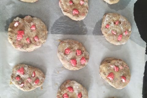Cliquez pour zoomer ! Cookies aux éclats de pralines roses et pépites de chocolat Thermomix par sonia_1812