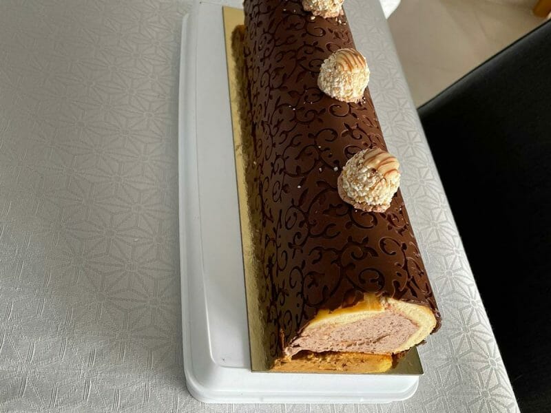 Cliquez pour zoomer ! Bûche Ferrero Rocher Thermomix par virginia_pk