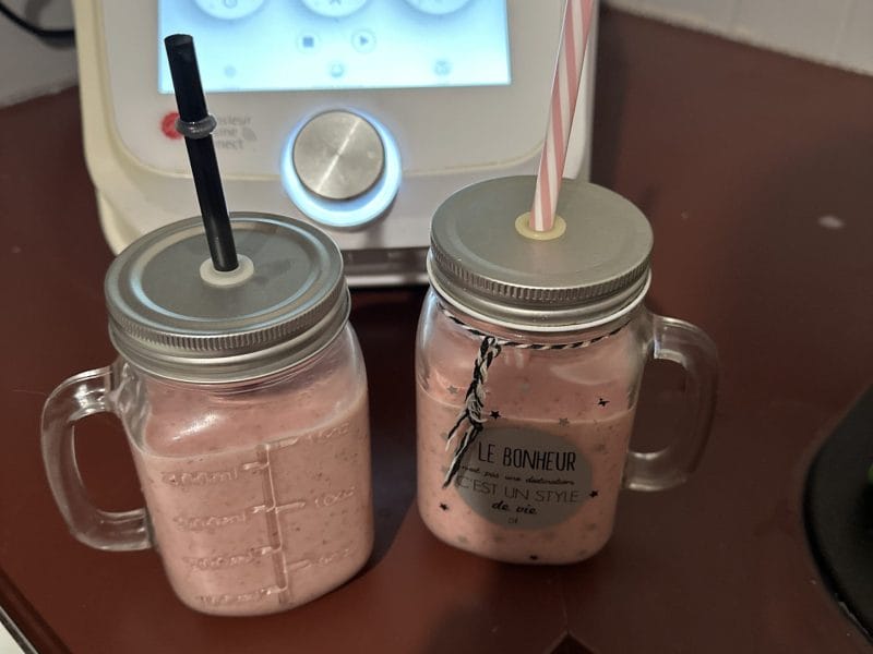 Cliquez pour zoomer ! Milkshake fraise banane Thermomix par youga