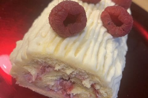 Cliquez pour zoomer ! Bûche de Noël framboises et chocolat blanc Thermomix par elisedut_