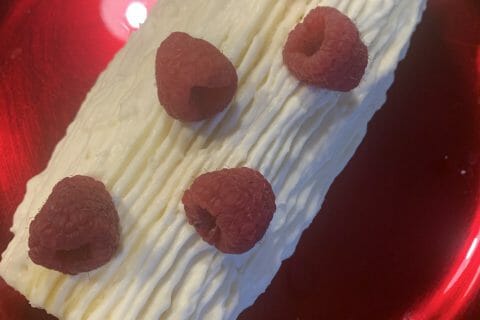 Cliquez pour zoomer ! Bûche de Noël framboises et chocolat blanc Thermomix par elisedut_