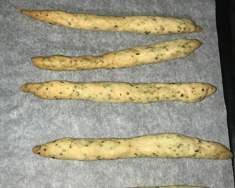 Cliquez pour zoomer ! Gressins parmesan basilic Thermomix par emnanour