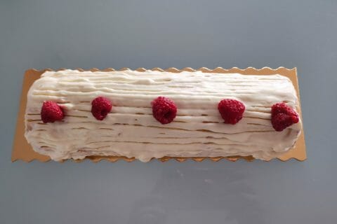 Cliquez pour zoomer ! Bûche de Noël framboises et chocolat blanc Thermomix par marinep69