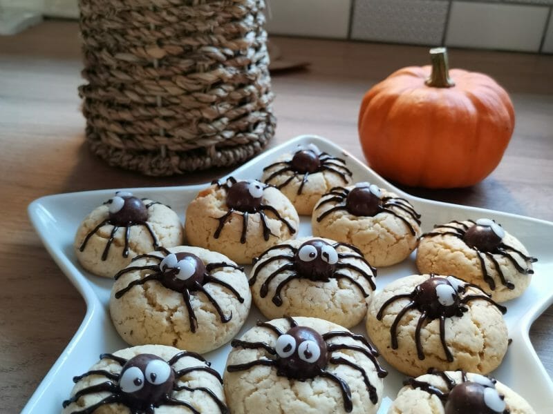 Cliquez pour zoomer ! Spider cookies – cookies araignées Thermomix par sakalm