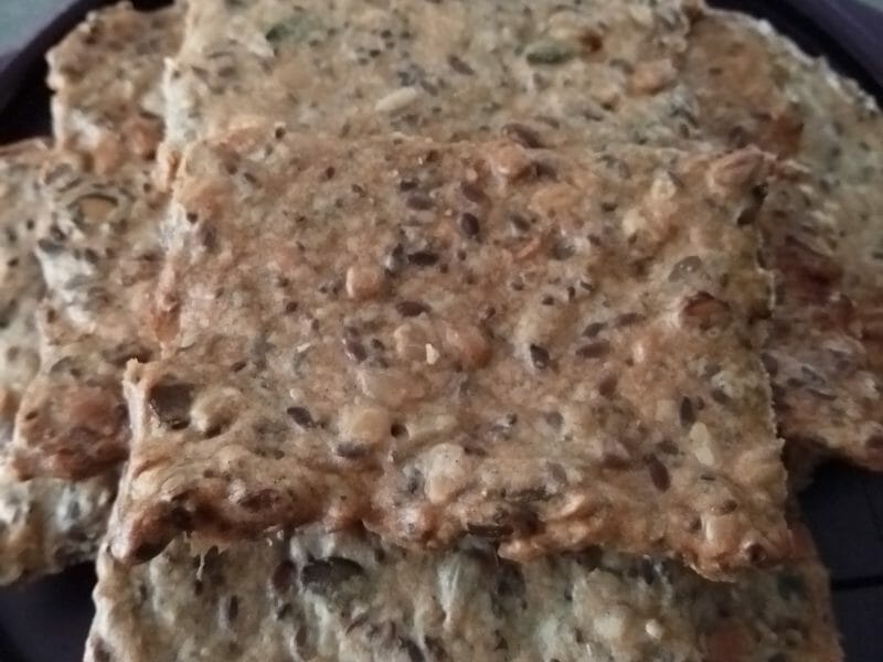 Cliquez pour zoomer ! Crackers salés à l’emmental et aux graines Thermomix par Kadu18